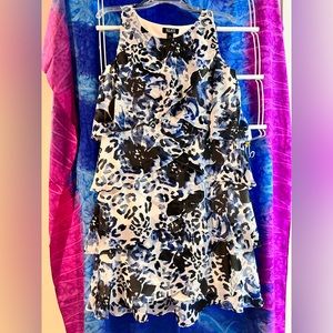 SLNY Women’s sleeveless tiered dress. Size 8.